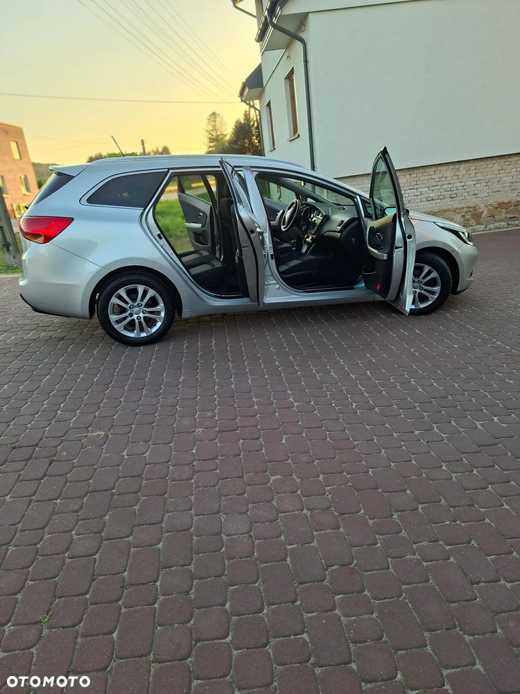 Kia Ceed 1.6 GDI Fifa World Cup Edition - 6