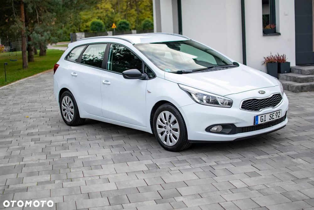 Kia Ceed - 12