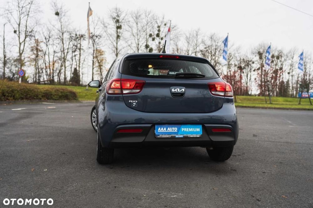 Kia Rio - 12