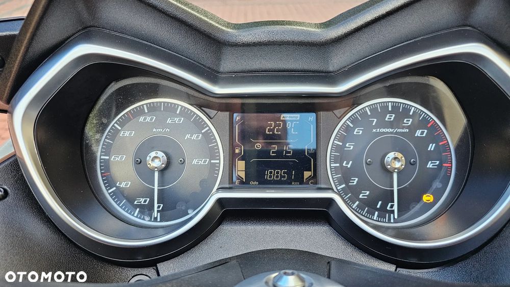 Yamaha X-max - 9