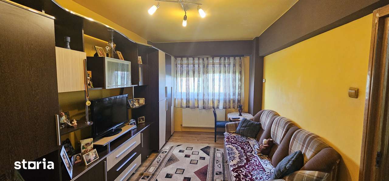 Vanda partament de 3 camere,decomandate ,cf 1 situat pe str.Uzinei — fotografia 1