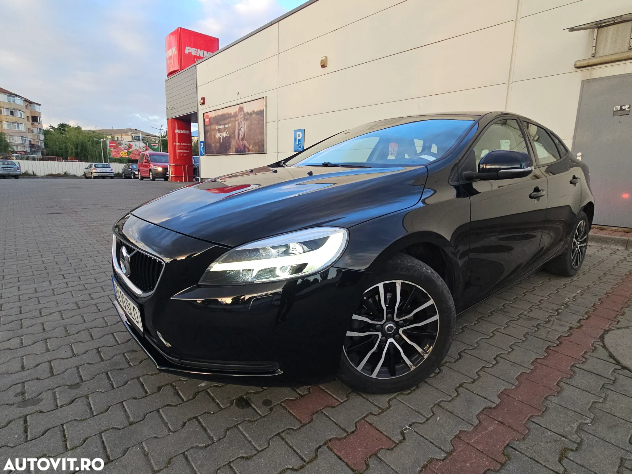 Volvo V40 D2 DRIVe Momentum - 2