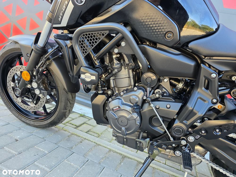 Yamaha MT - 12