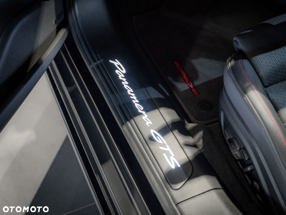 Porsche Panamera GTS - 36