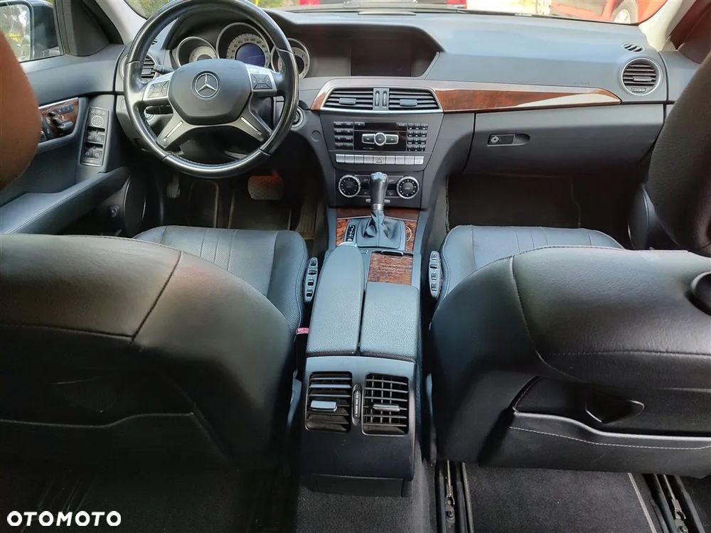 Mercedes-Benz Klasa C 350 CDI BlueEff Avantgarde 4-Matic - 18