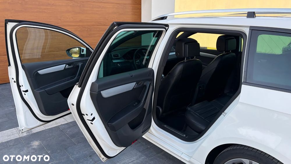 Volkswagen Passat 2.0 TDI DSG BlueMotion Technology R-Line - 13