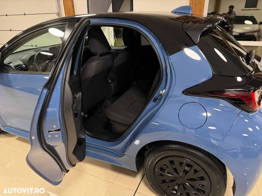 Toyota Yaris Hybrid 130 1.5 VVT-i Premiere Edition - 13