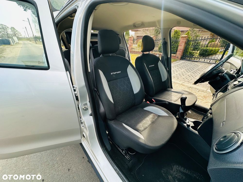 Dacia Sandero dCi 90 S&S Celebration - 12