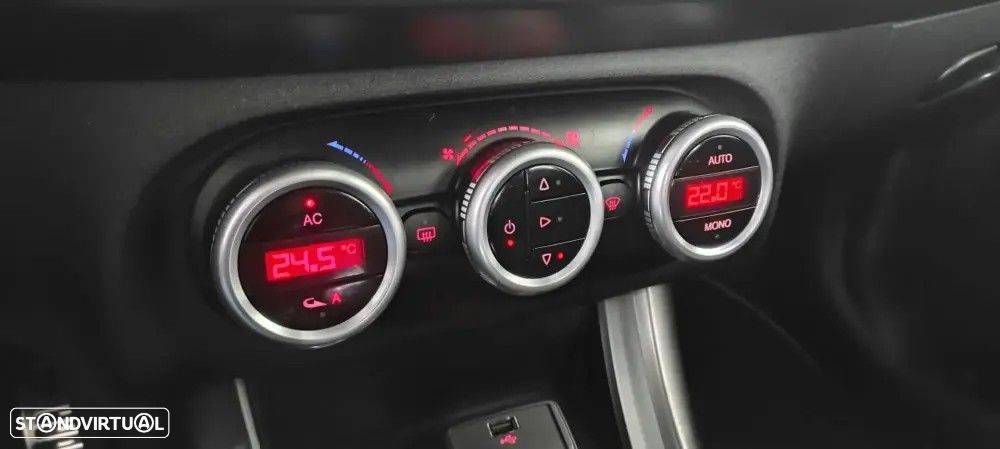 Alfa Romeo Giulietta 1.6 JTDM Exclusive - 36