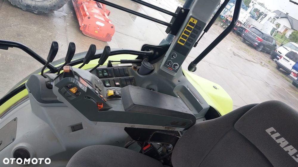 Claas ARION 620 - 10