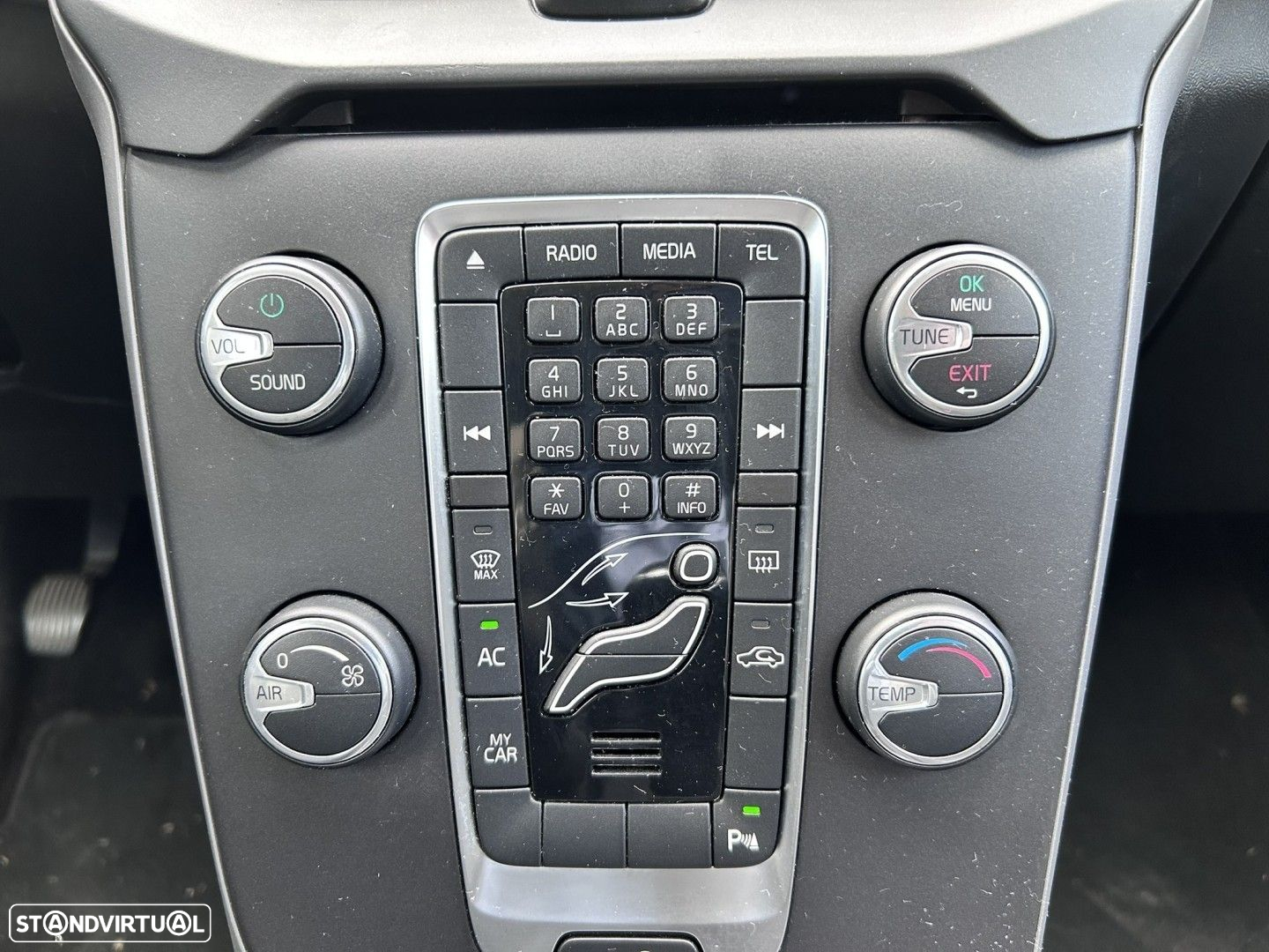 Volvo V40 2.0 D3 Momentum - 13