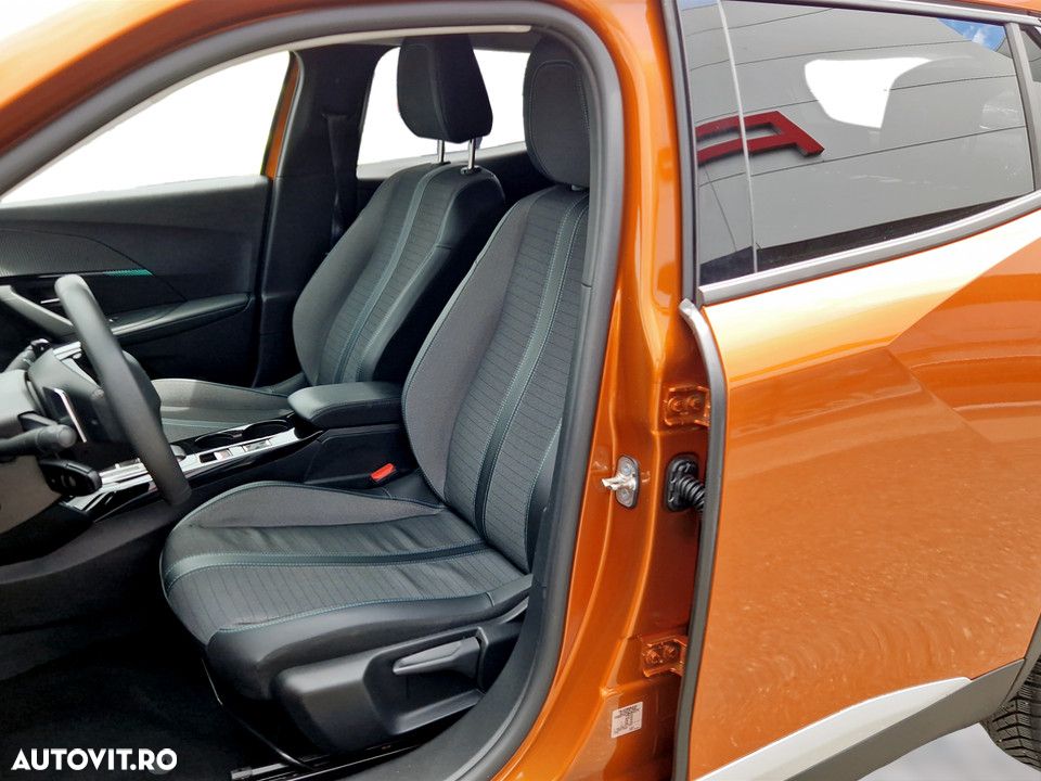 Peugeot 2008 PureTech 130 EAT8 Allure - 12