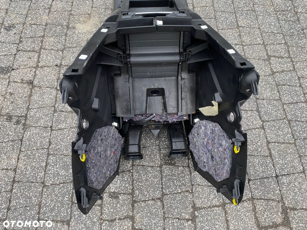 TUNEL ŚRODKOWY PEUGEOT RIFTER - 9