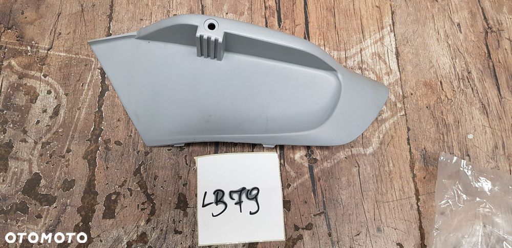 Podest podnóżek Piaggio SKR 125 150  296619 - 1
