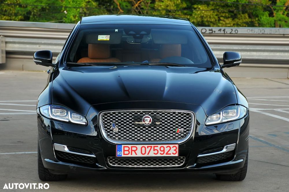 Jaguar XJ 30d LWB Portfolio - 9