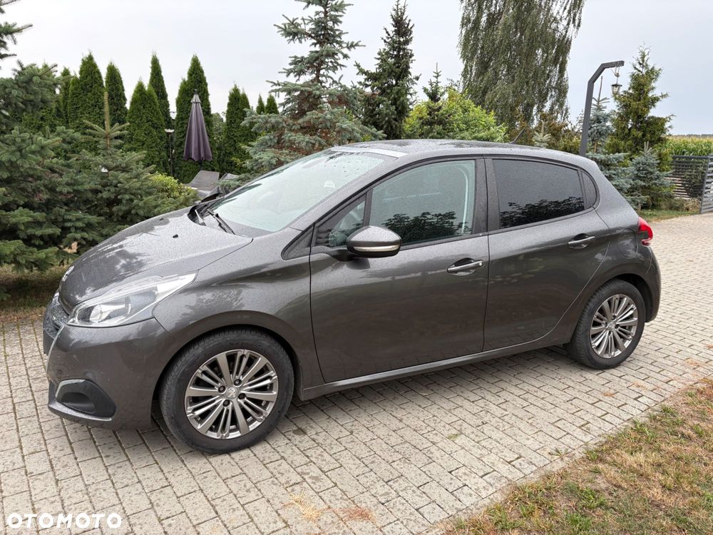 Peugeot 208 - 4