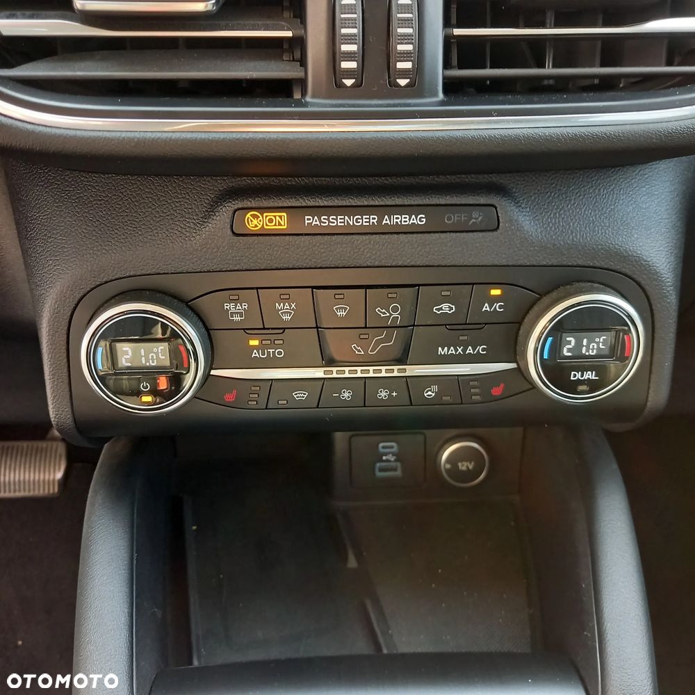 Ford Kuga - 17