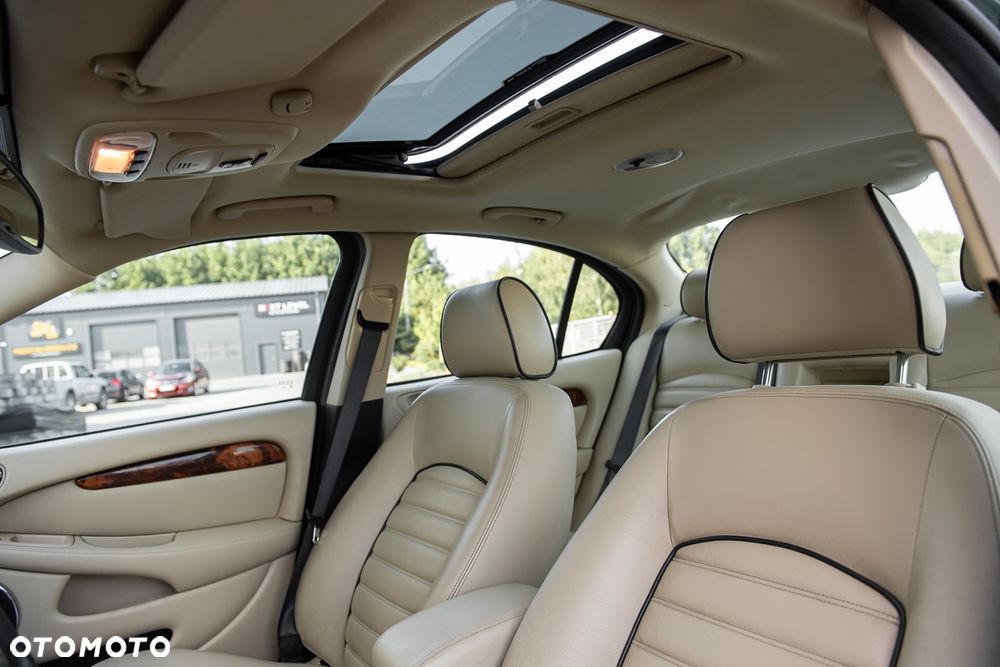 Jaguar X-Type 2.5 Executive - 20