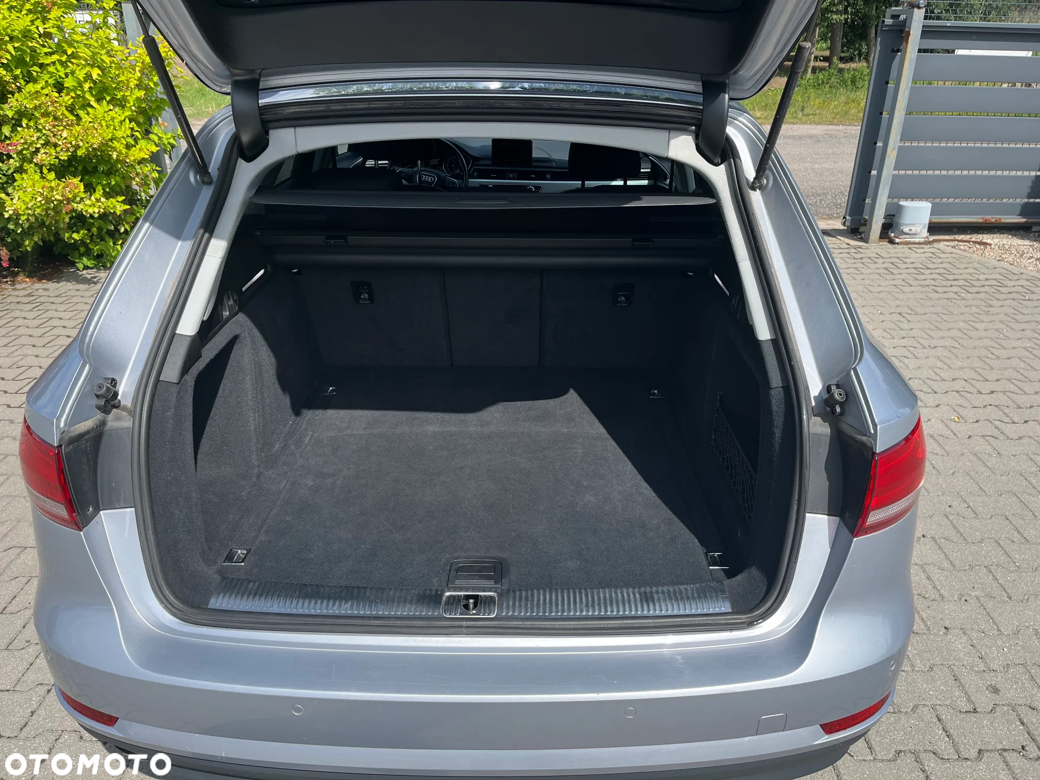 Audi A4 2.0 TDI Design - 10