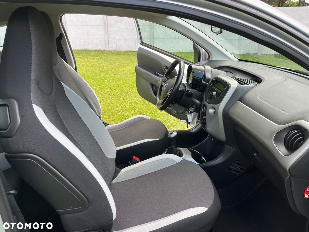 Toyota Aygo x-clusiv - 19