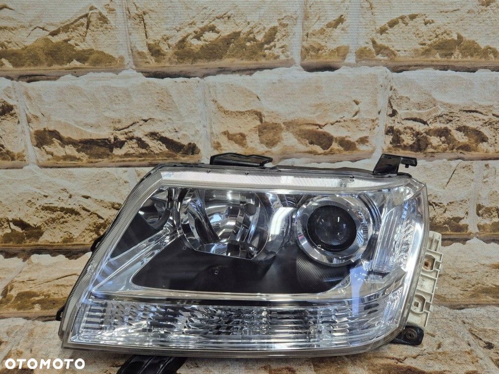 Reflektor Przód strona lewa Suzuki Grand Vitara II xenonm europa