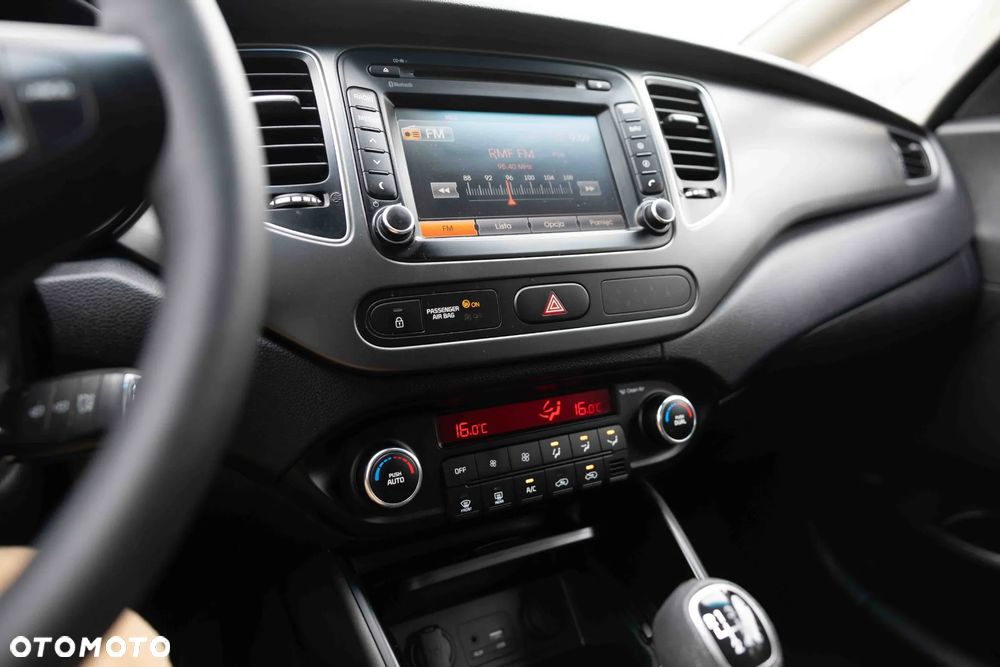 Kia Carens 1.7 CRDi XL 7os - 36