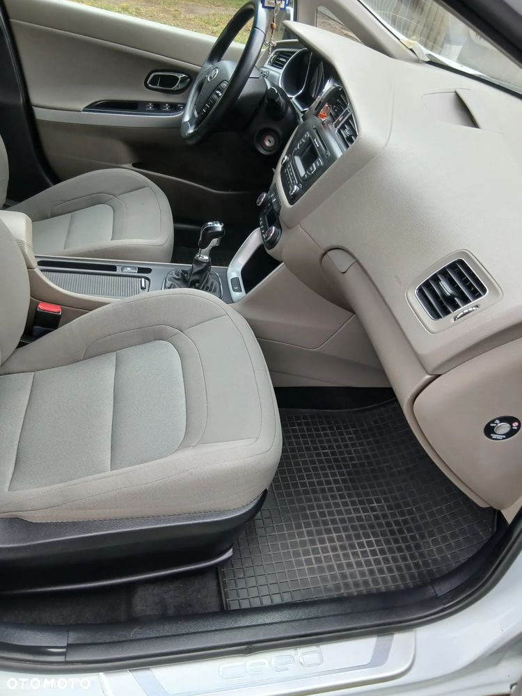 Kia Ceed 1.6 GDI Platinum Edition - 3