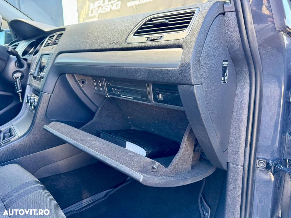 Volkswagen Golf 1.6 TDI BlueMotion Comfortline - 34