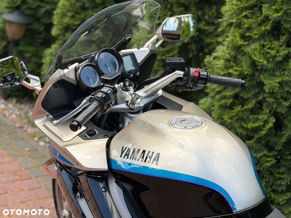 Yamaha FJR - 15