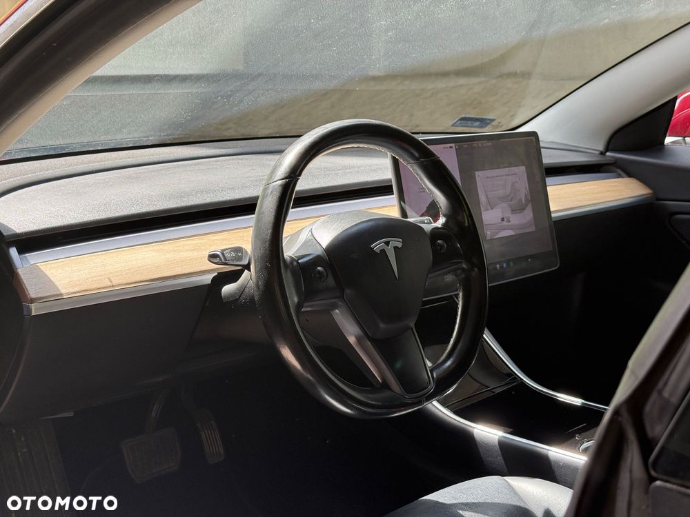 Tesla Model 3 - 14
