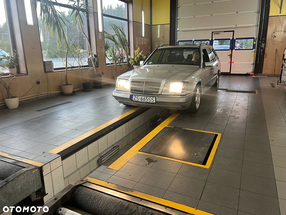 Mercedes-Benz W124 (1984-1993) - 14