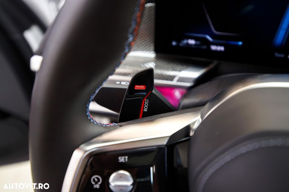 BMW M7 M760e xDrive AT PHEV - 31