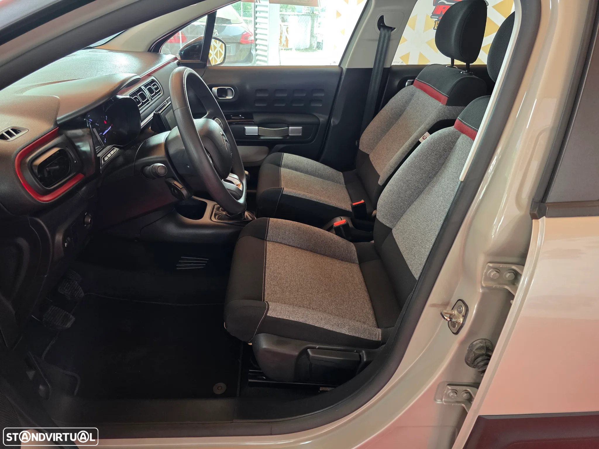 Citroën C3 1.2 PureTech C-Series - 10