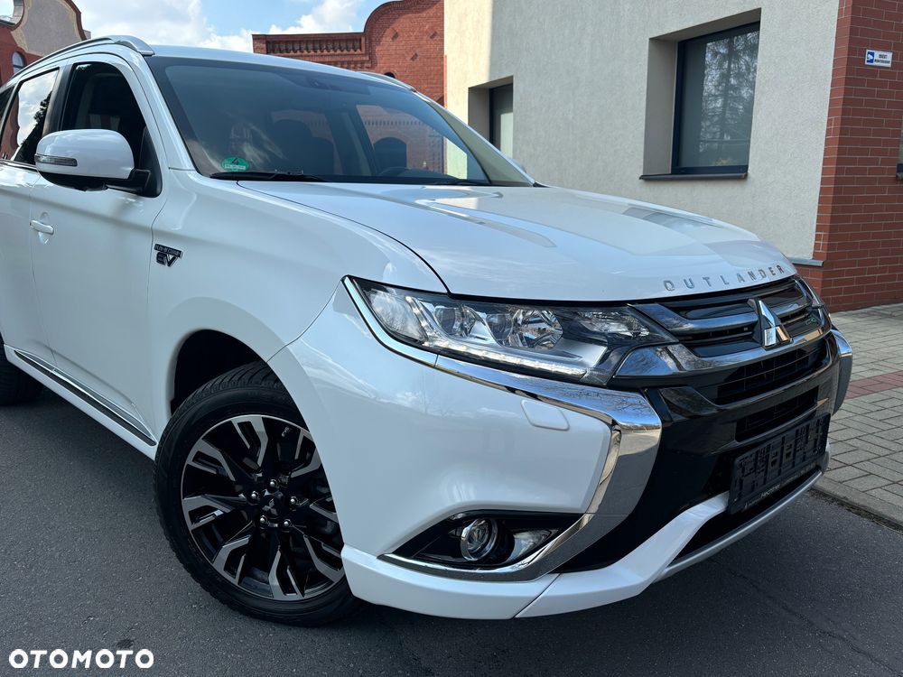 Mitsubishi Outlander 2.0 4WD Top - 17