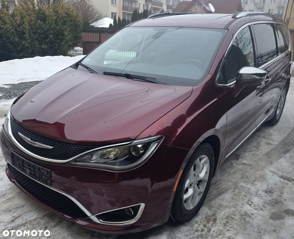 Chrysler Pacifica - 2