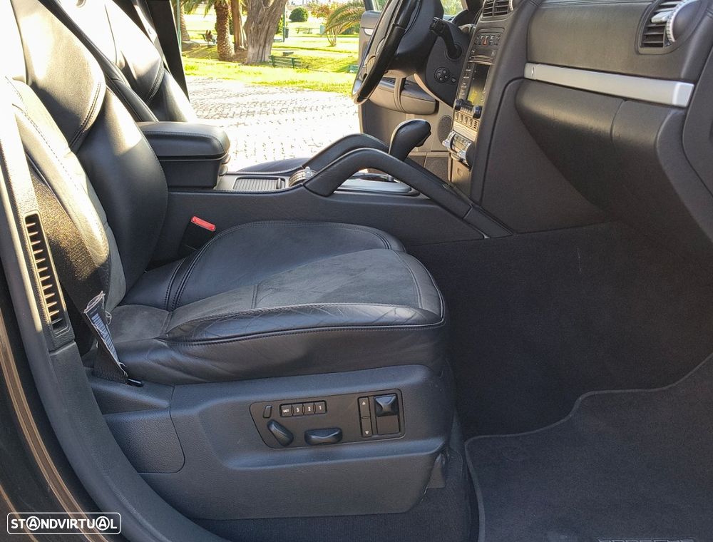 Porsche Cayenne Tiptronic S - 8