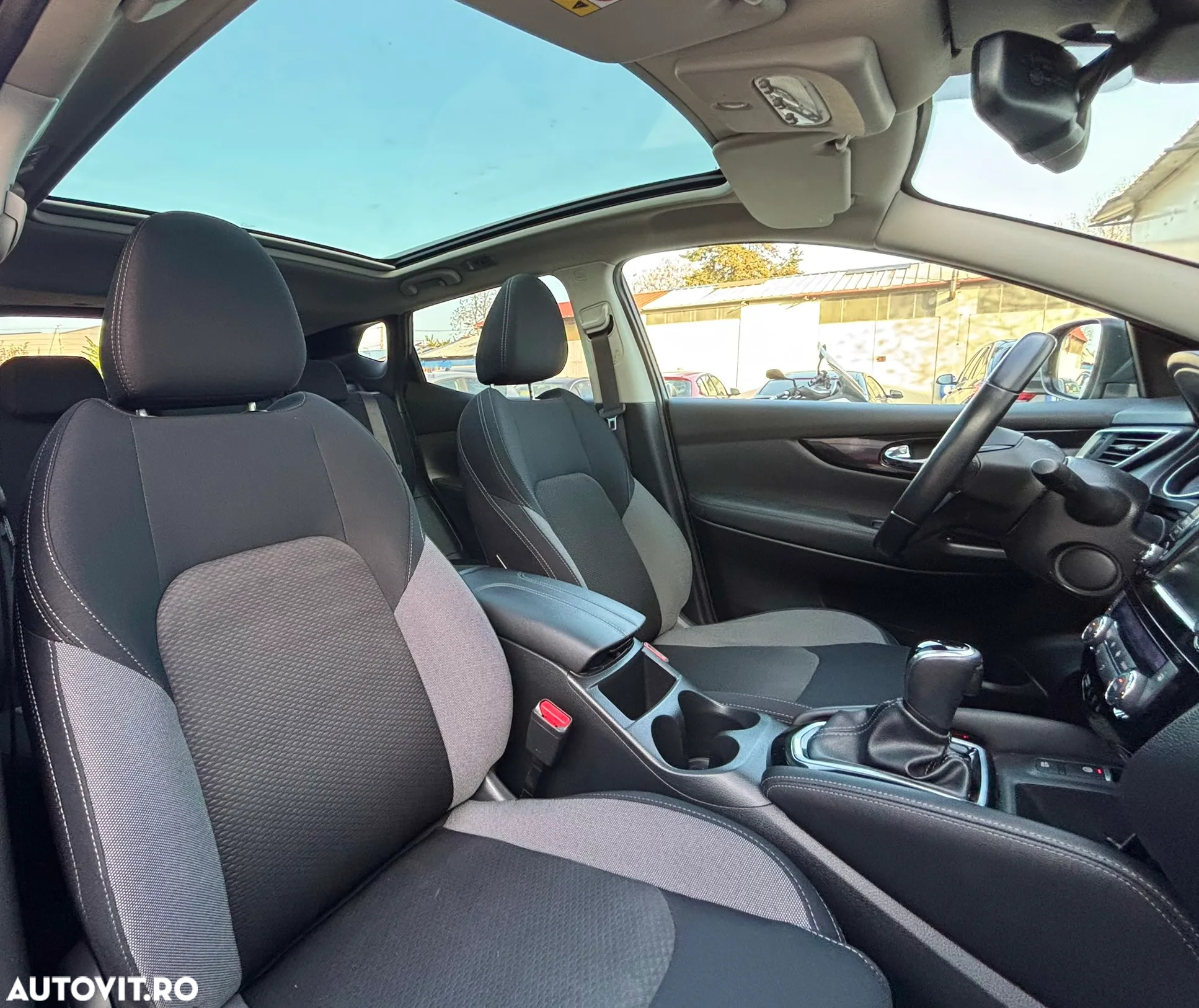 Nissan Qashqai 1.5 DCI DCT N-CONNECTA - 25