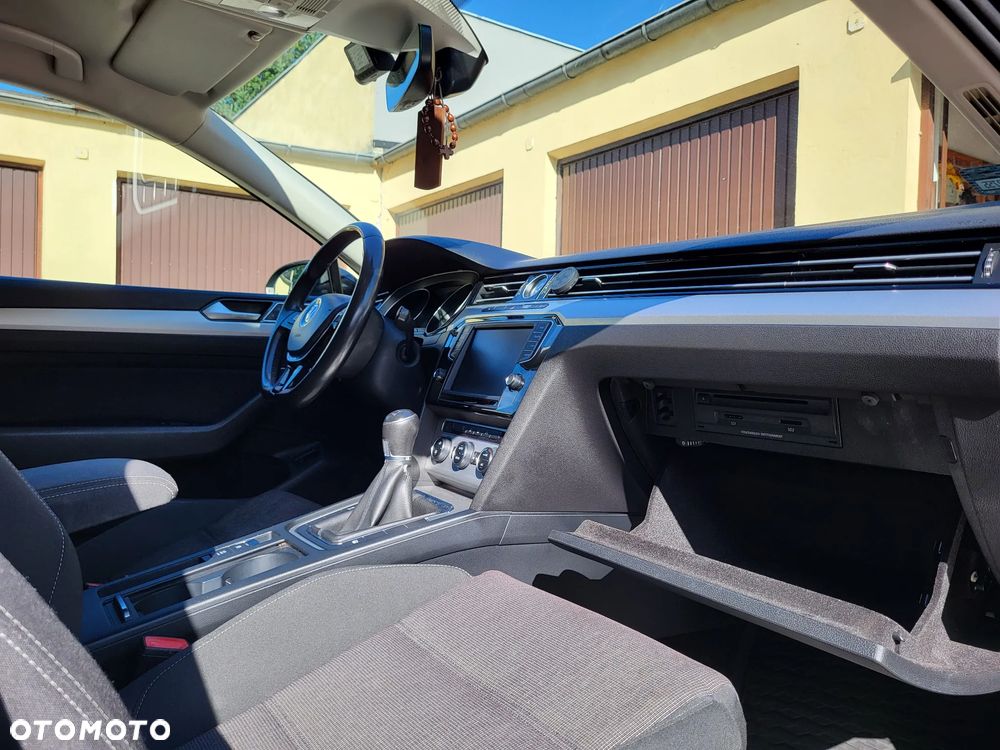 Volkswagen Passat 2.0 TDI BMT Comfortline - 27