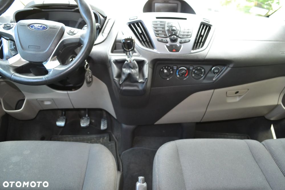 Ford Tourneo Custom 320 L2H1 VA Titanium - 10