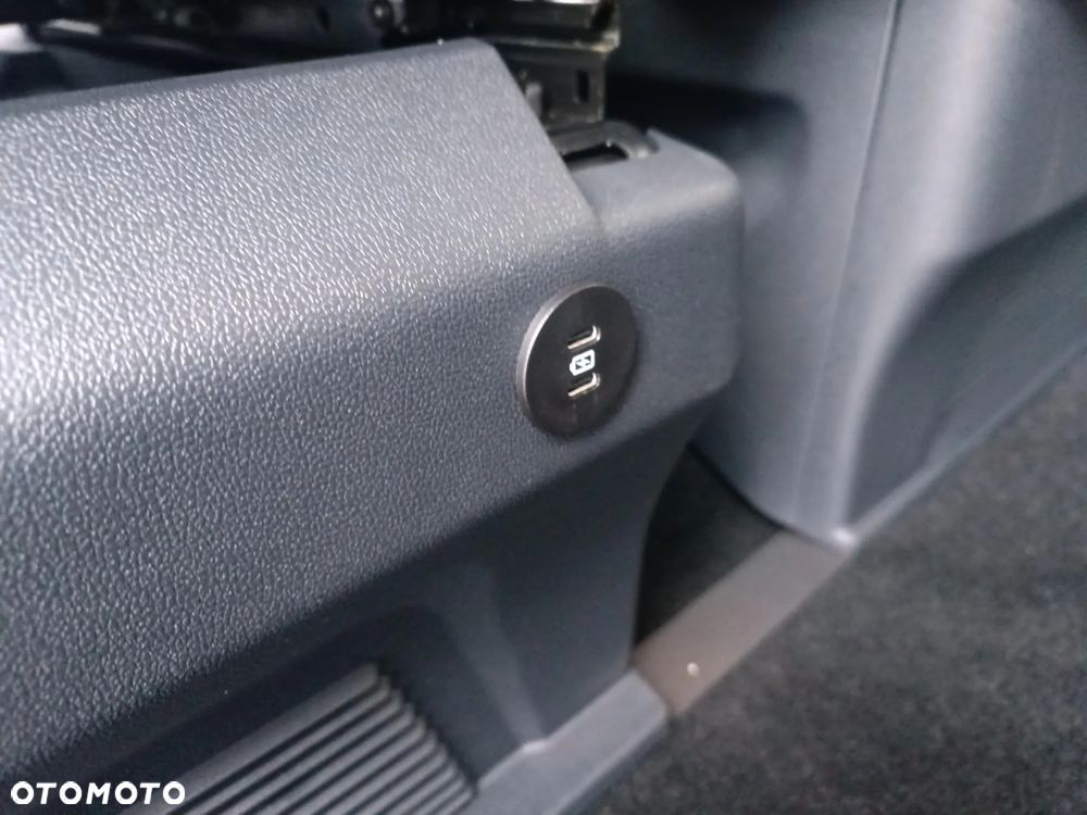 Ford Tourneo Custom 2.0 EcoBlue L2 Titanium - 28