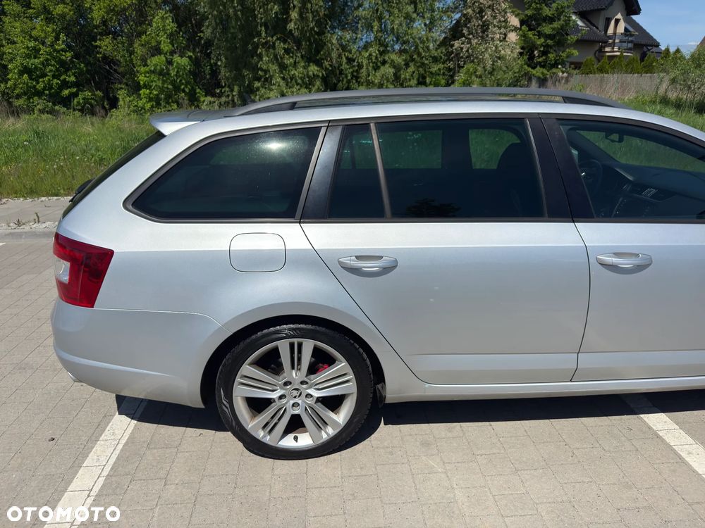 Skoda Octavia 2.0 TDI DSG RS - 14