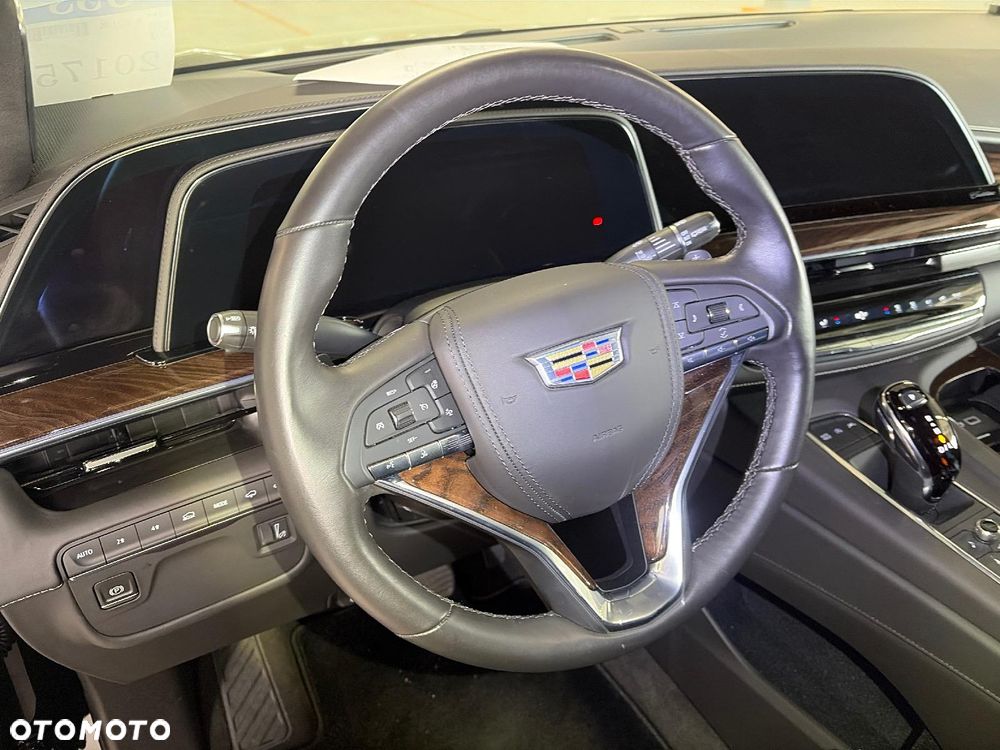Cadillac Escalade - 3