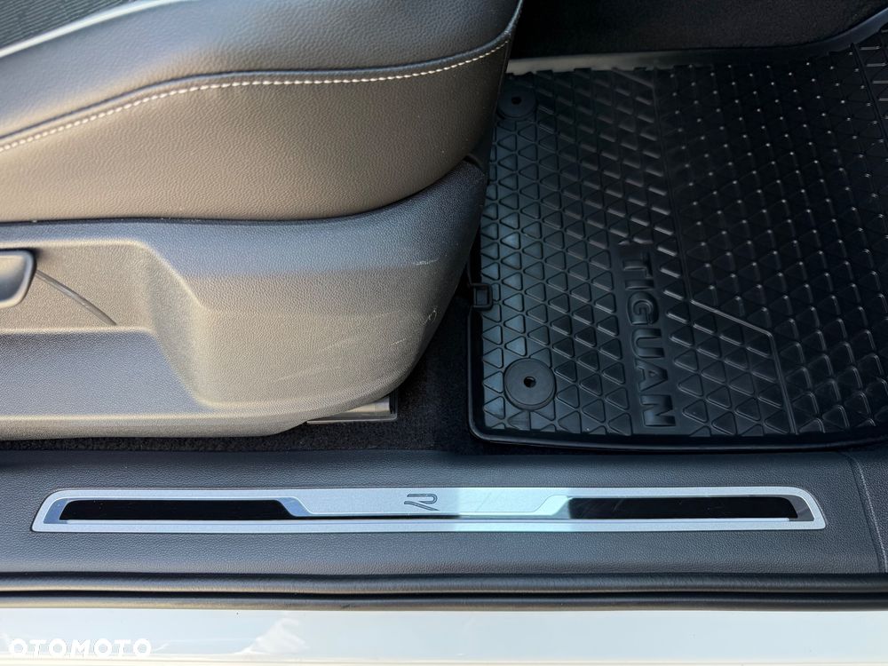 Volkswagen Tiguan 2.0 TDI SCR 4MotION DSG R-Line - 22