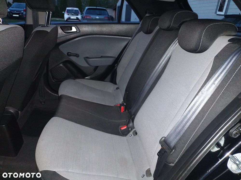 Hyundai i20 1.2 Passion - 11