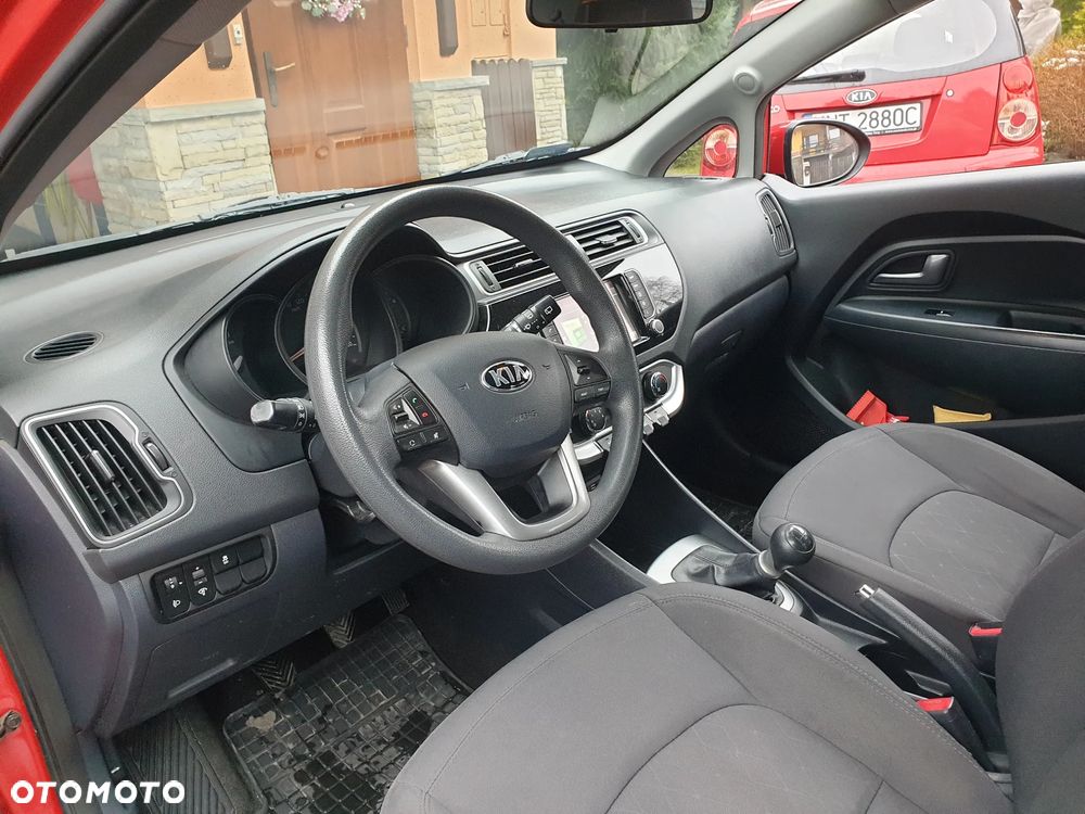 Kia Rio 1.2 L - 13