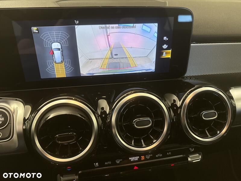 Mercedes-Benz GLB 200 7G-DCT - 16