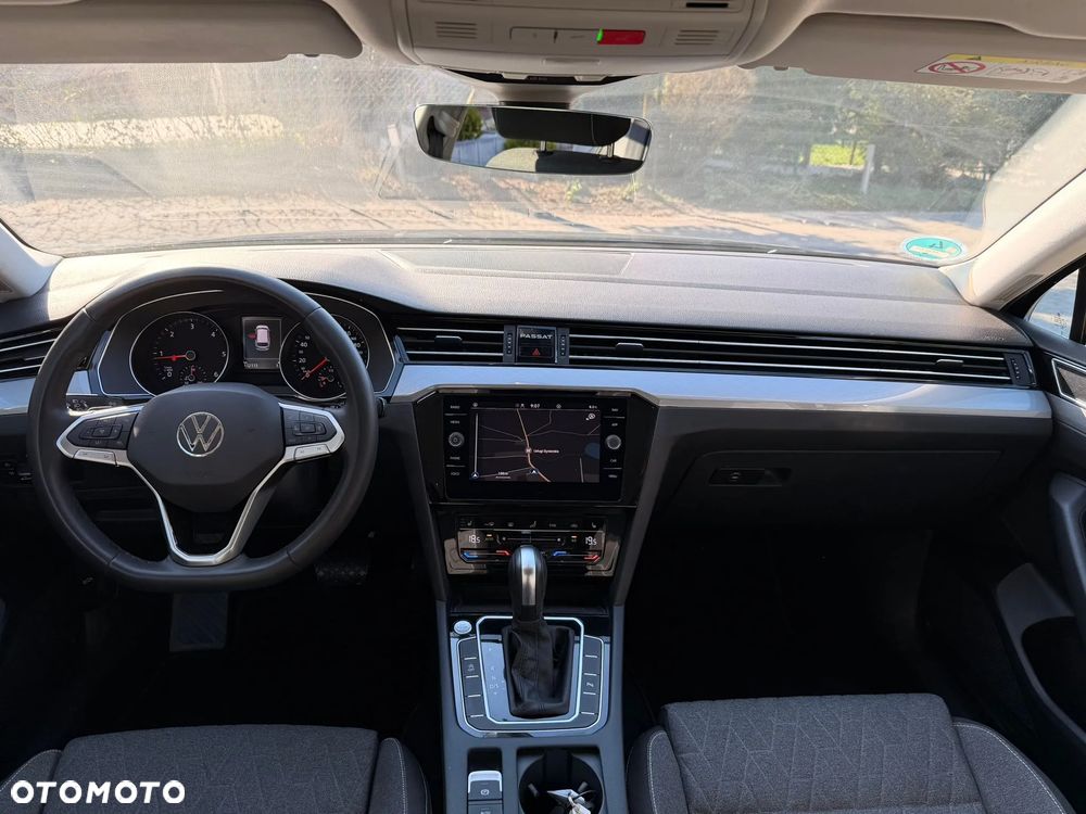Volkswagen Passat Variant 2.0 TDI SCR DSG Elegance - 13