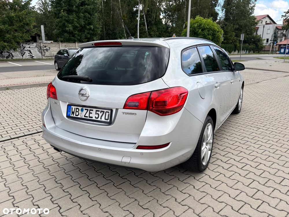 Opel Astra 1.4 Turbo - 10