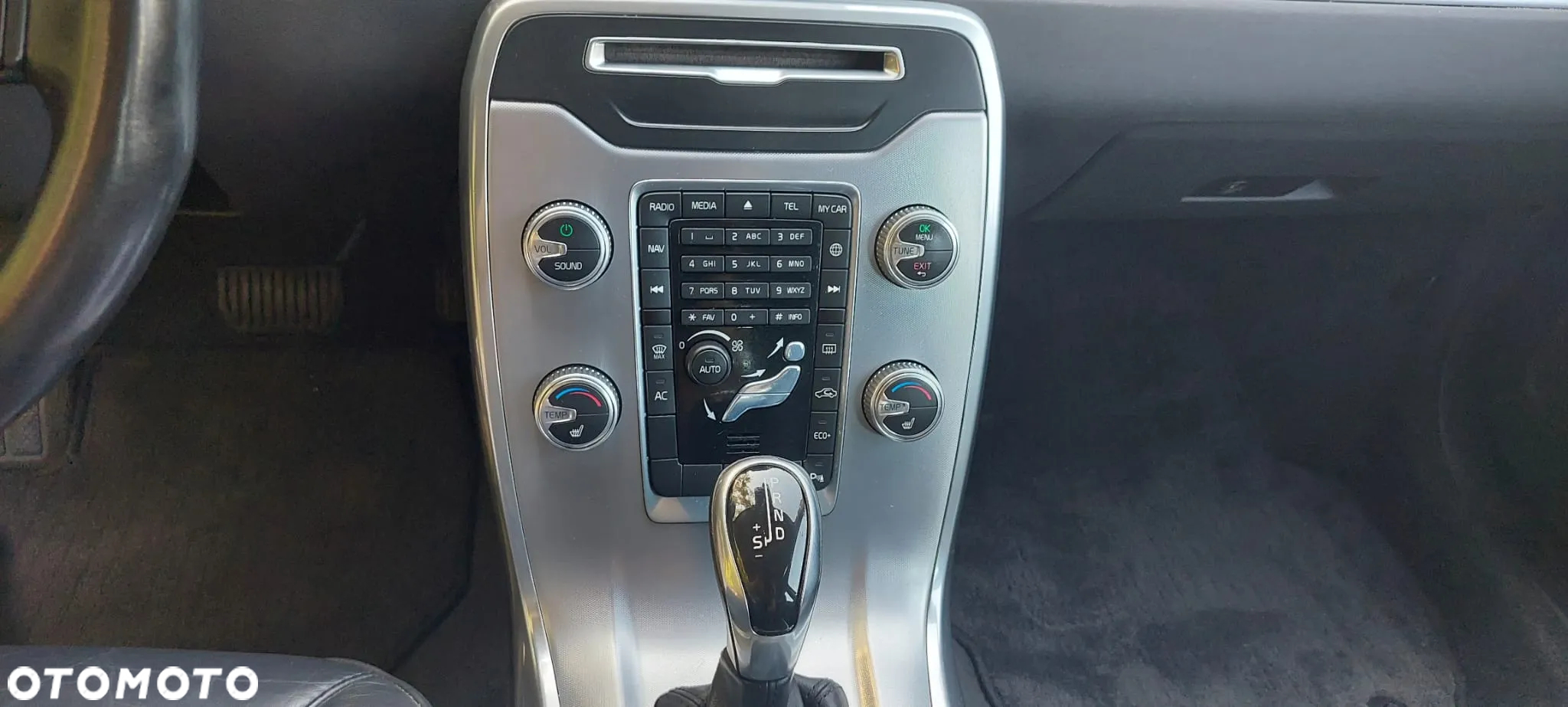 Volvo V70 D4 Drive-E Momentum - 22