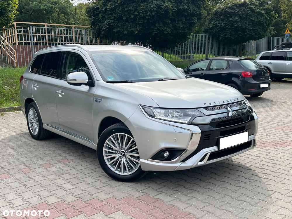 Mitsubishi Outlander 2.4 4WD Diamant+ - 6